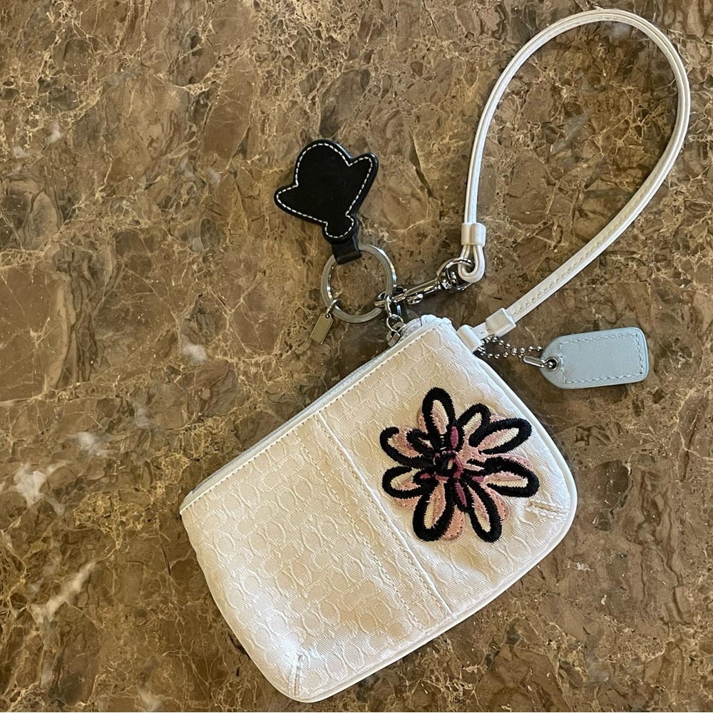 COACH Near Vintage Bee White Floral Embroidered Handbag Wristlet & Charm SET - Picture 9 of 17
